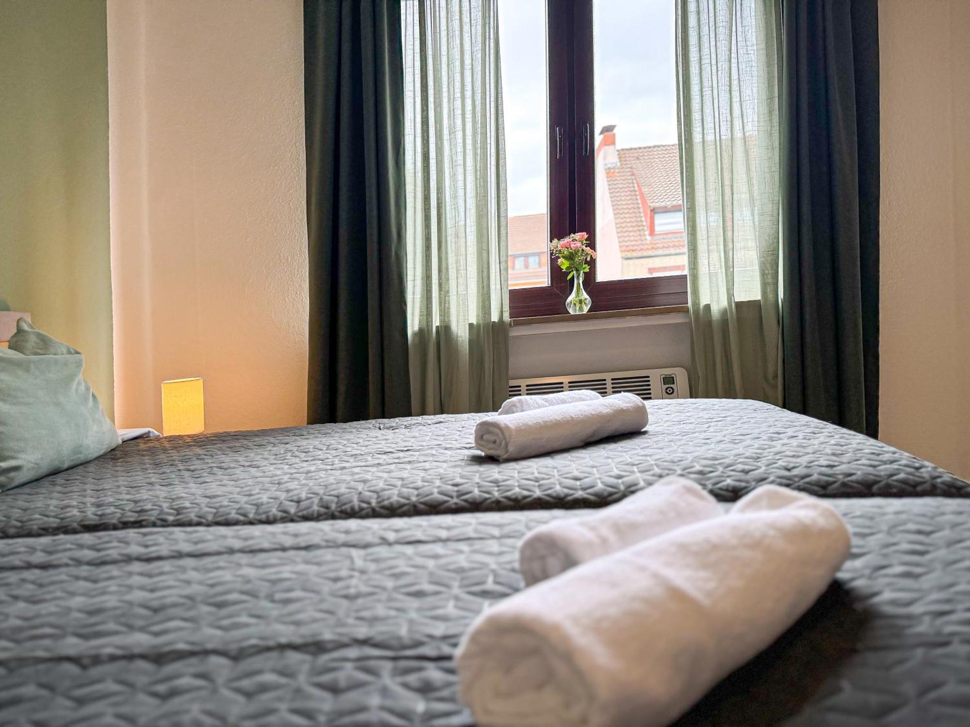 Immostay #8 - Haus Fuer 13 Personen Mit 7 Zimmer - Grosser Garten & Grill, Free Parking, Wlan BRE Exterior foto