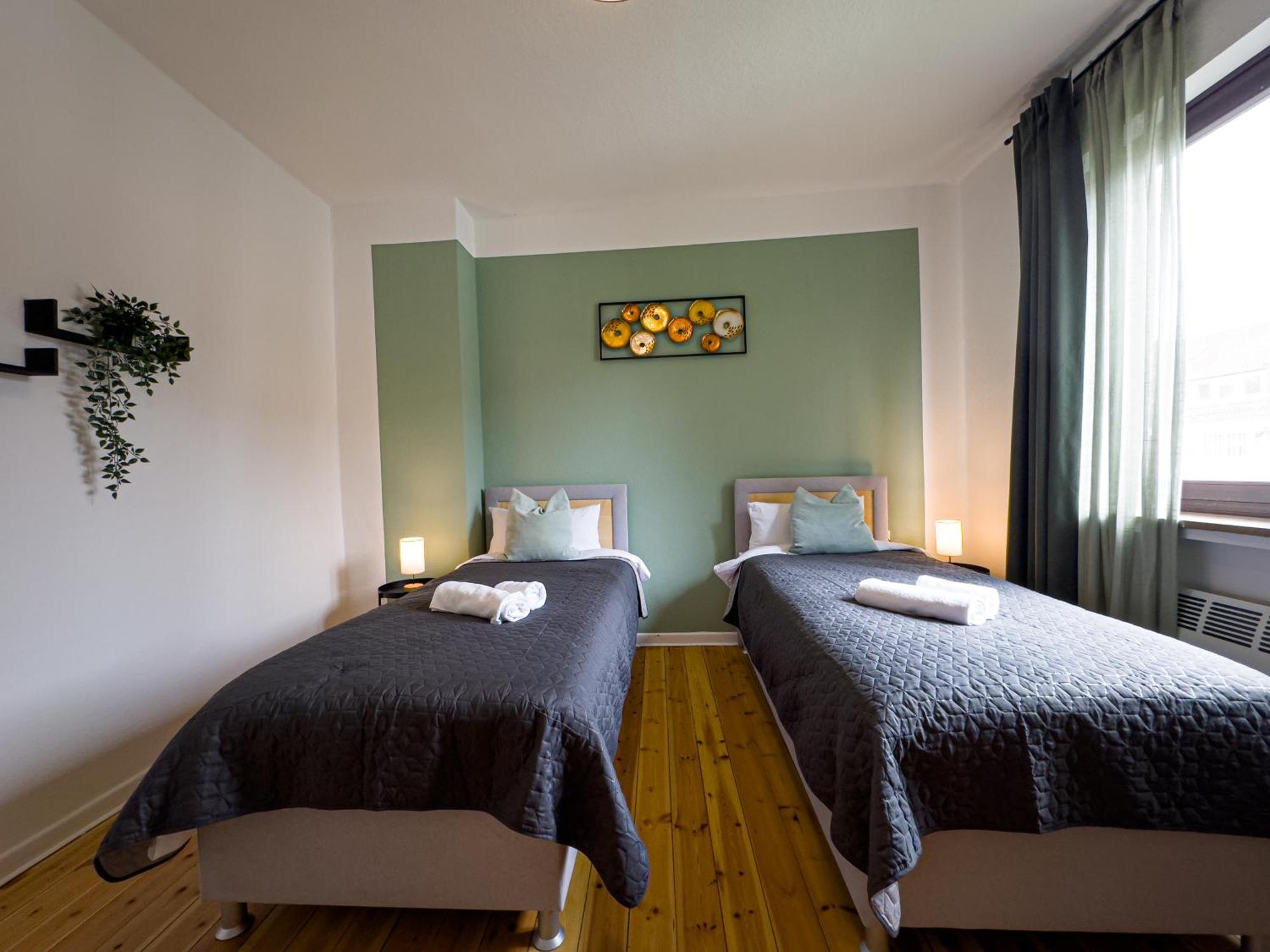 Immostay #8 - Haus Fuer 13 Personen Mit 7 Zimmer - Grosser Garten & Grill, Free Parking, Wlan BRE Exterior foto