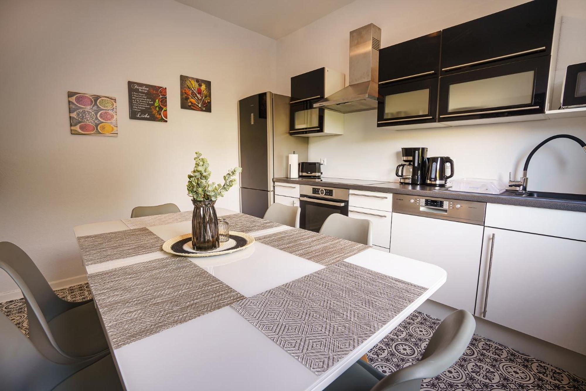 Immostay #8 - Haus Fuer 13 Personen Mit 7 Zimmer - Grosser Garten & Grill, Free Parking, Wlan BRE Exterior foto
