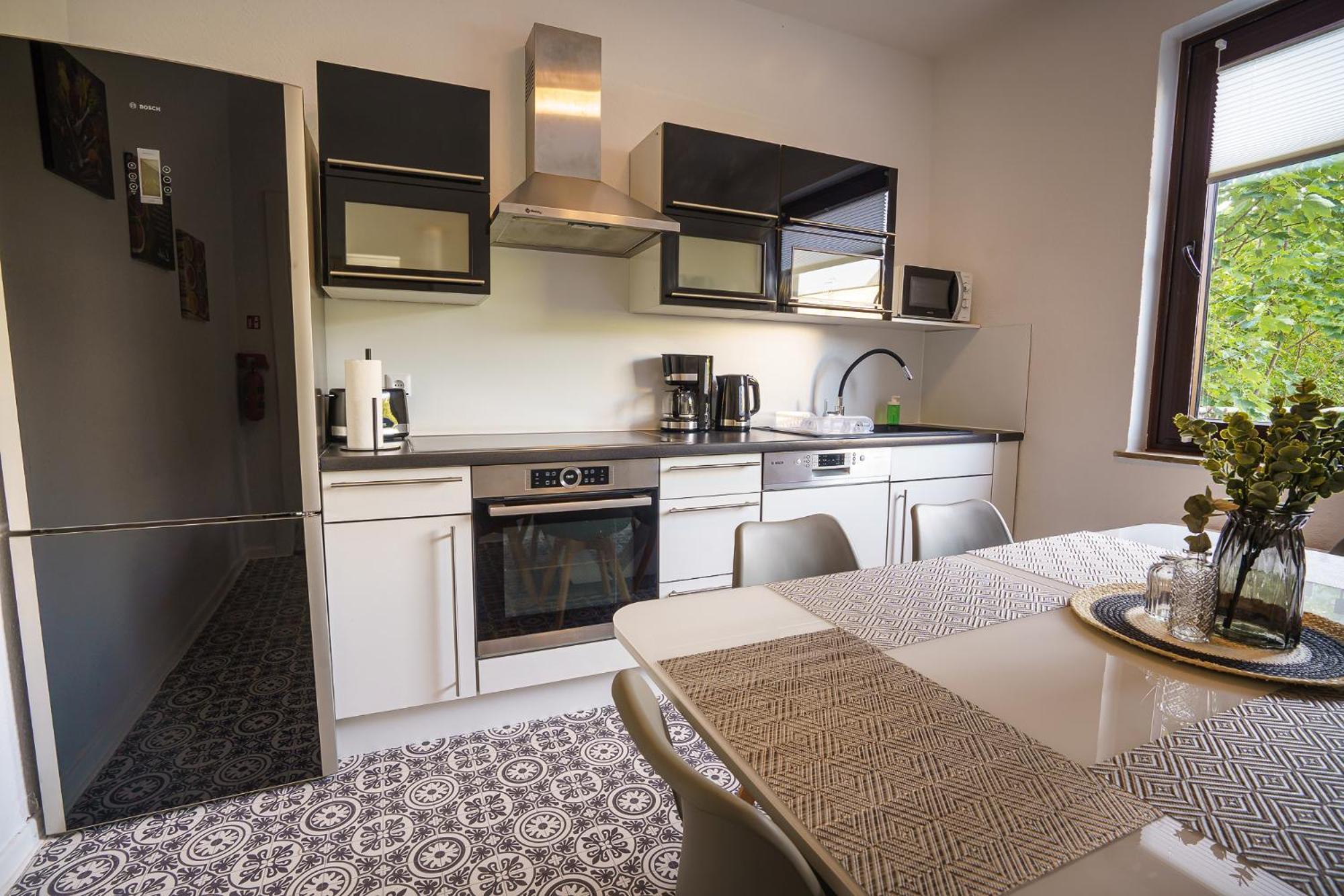 Immostay #8 - Haus Fuer 13 Personen Mit 7 Zimmer - Grosser Garten & Grill, Free Parking, Wlan BRE Exterior foto