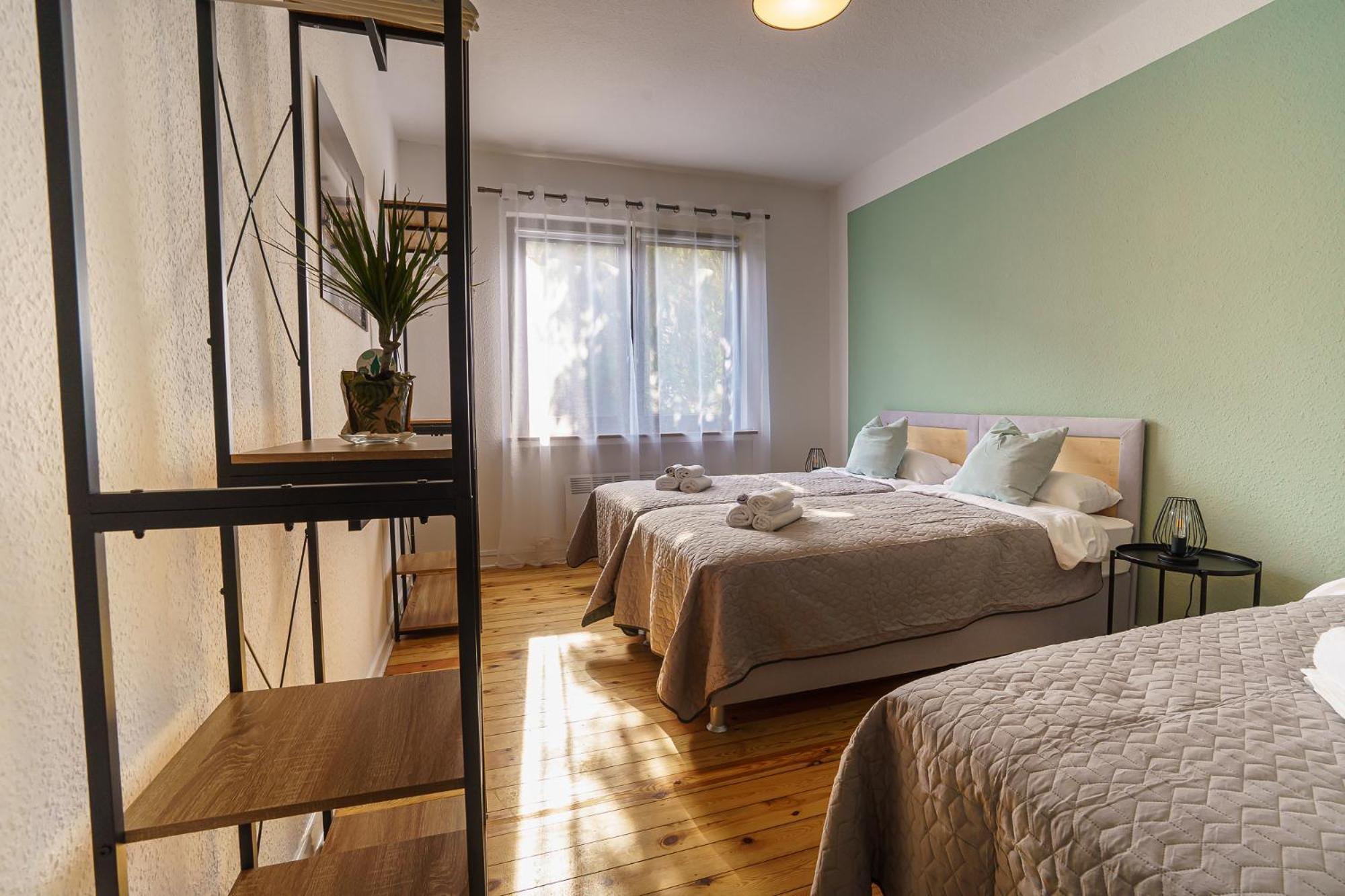 Immostay #8 - Haus Fuer 13 Personen Mit 7 Zimmer - Grosser Garten & Grill, Free Parking, Wlan BRE Exterior foto