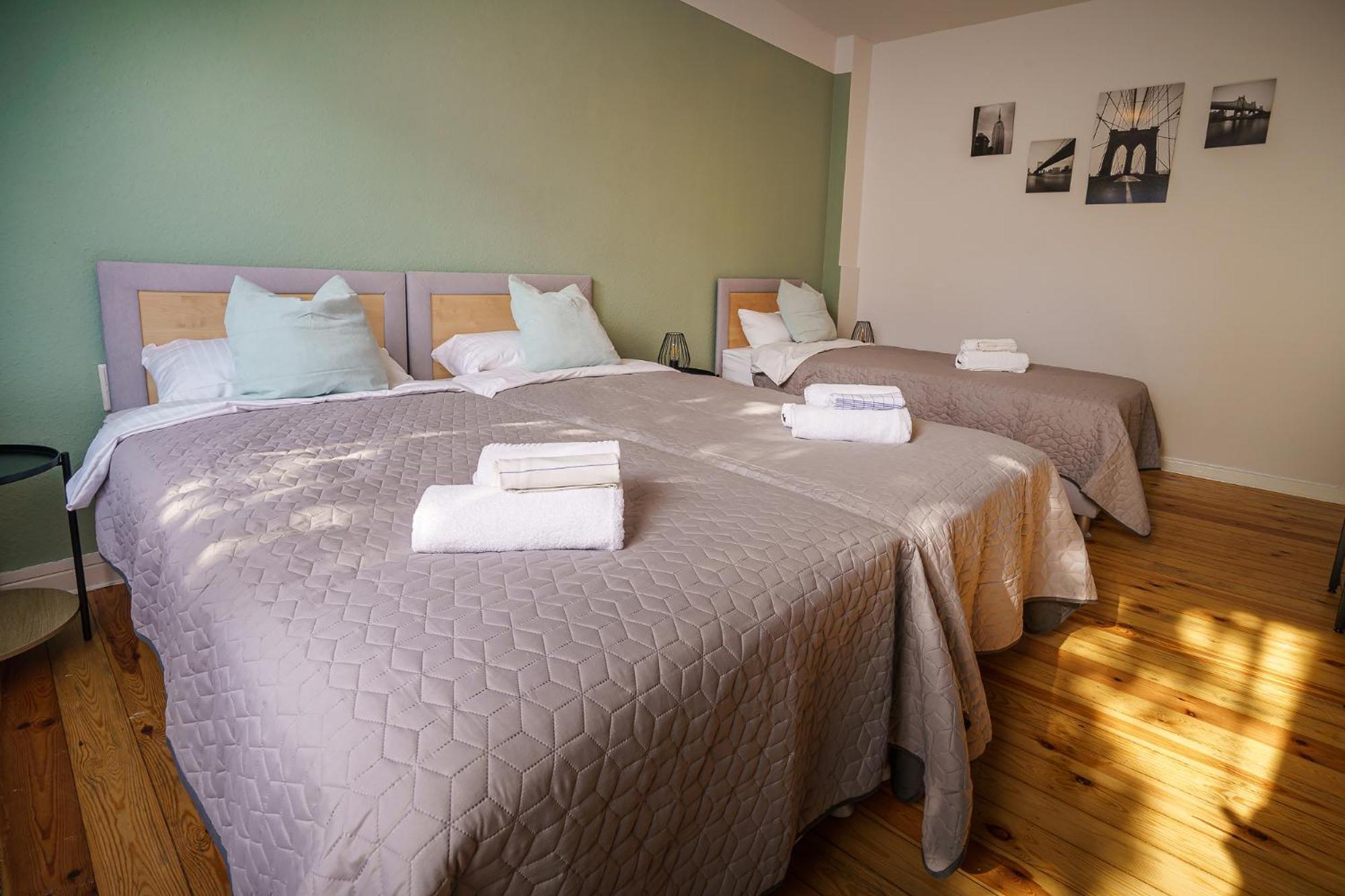 Immostay #8 - Haus Fuer 13 Personen Mit 7 Zimmer - Grosser Garten & Grill, Free Parking, Wlan BRE Exterior foto